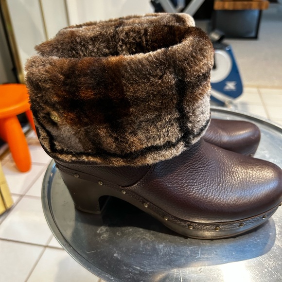 UGG boot - Picture 2 of 6